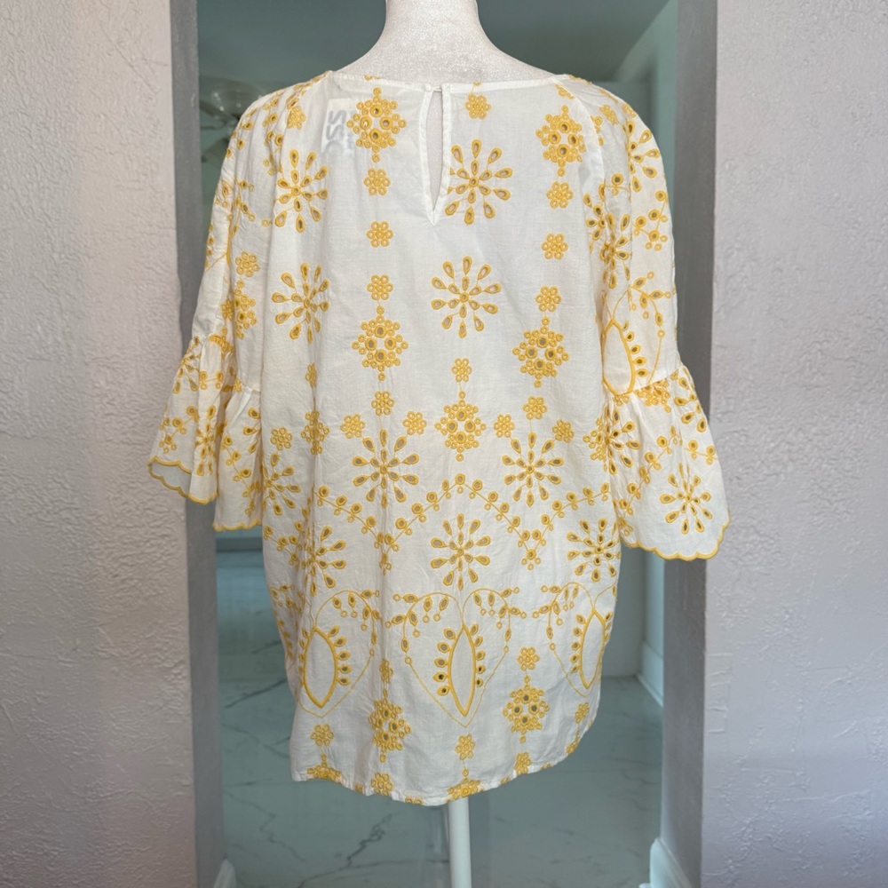 NWT Given Kale Women Top Size M Yellow Floral Eyelet Embroidered Scalloped Hem - Picture 11 of 12